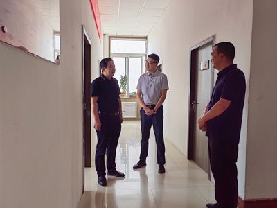 王志成深入調(diào)研駐縣企業(yè)運(yùn)營(yíng)管理，聚焦圖書(shū)刊物銷售產(chǎn)業(yè)發(fā)展